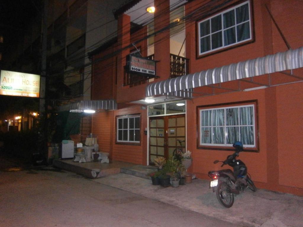 Aura House Otel Pattaya Dış mekan fotoğraf