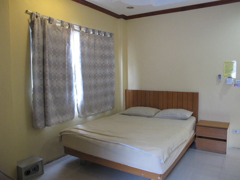 Aura House Otel Pattaya Dış mekan fotoğraf