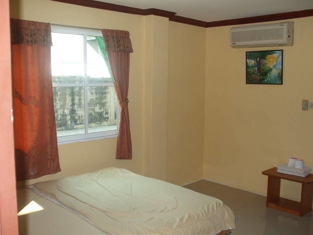 Aura House Otel Pattaya Dış mekan fotoğraf